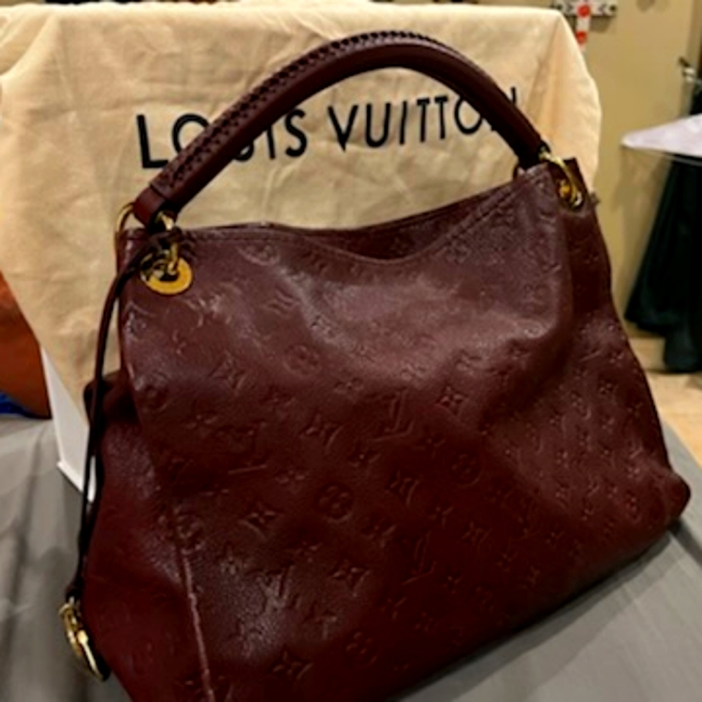Louis Vuitton Purse